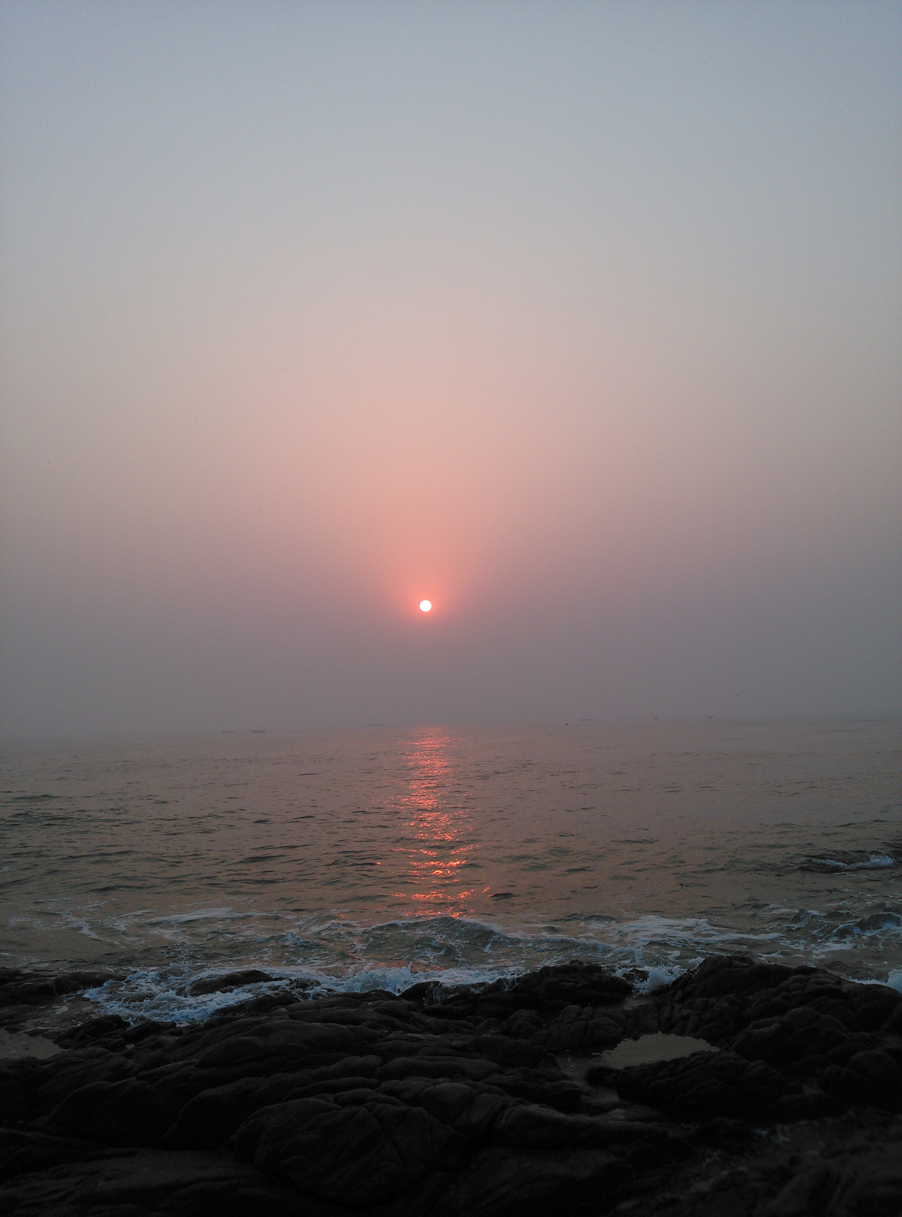 浪花海水初阳