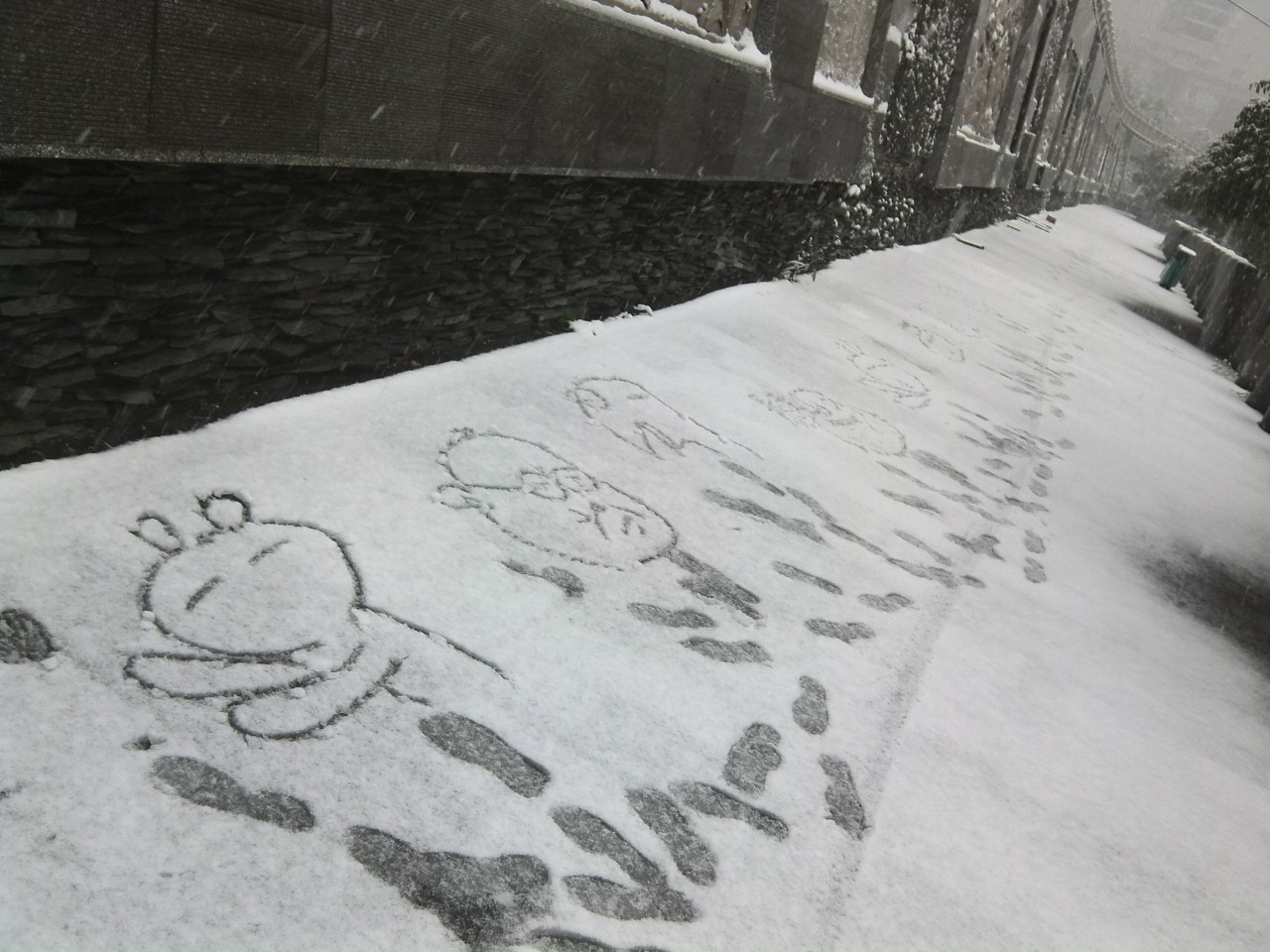 冬季雪景手绘插画图片-千库网