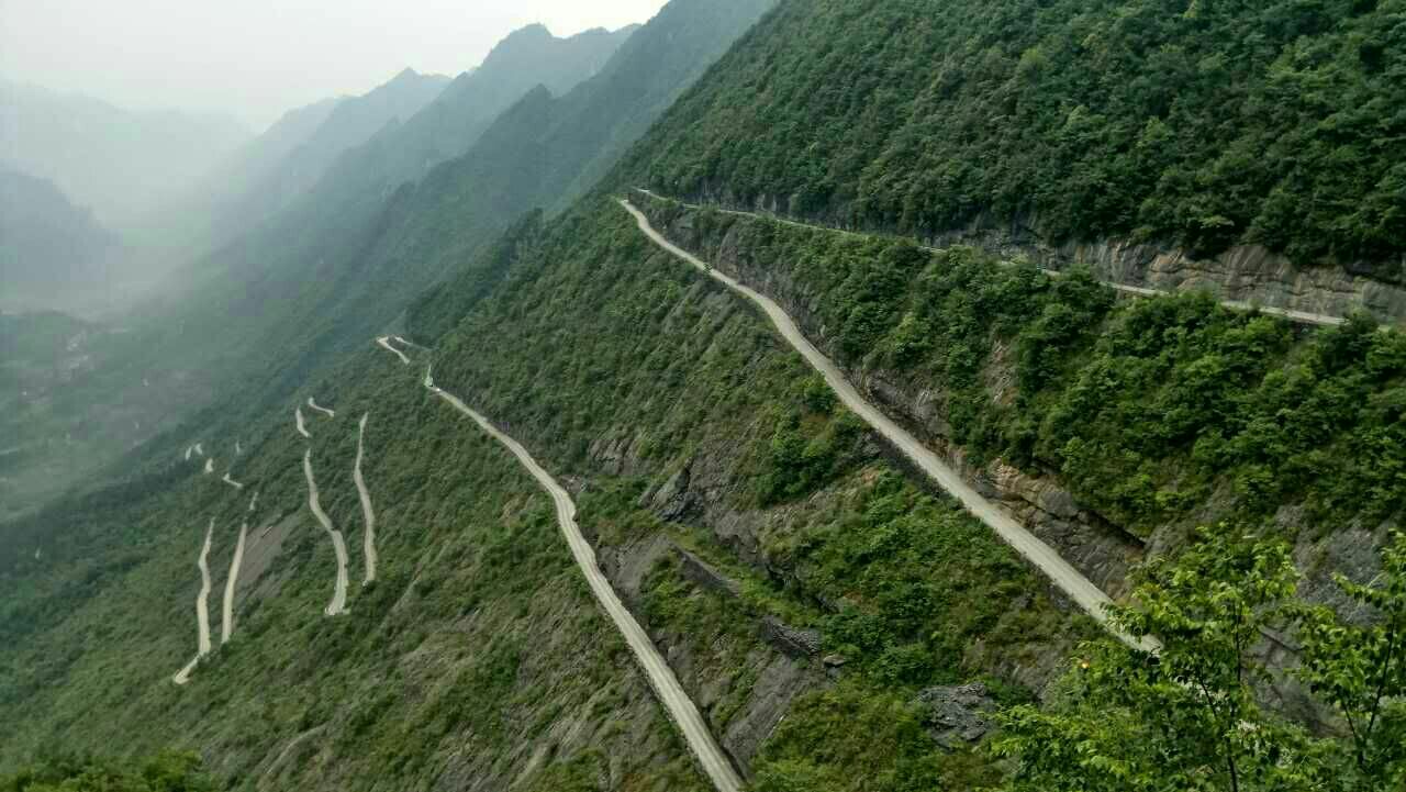 这里滴山路十八弯